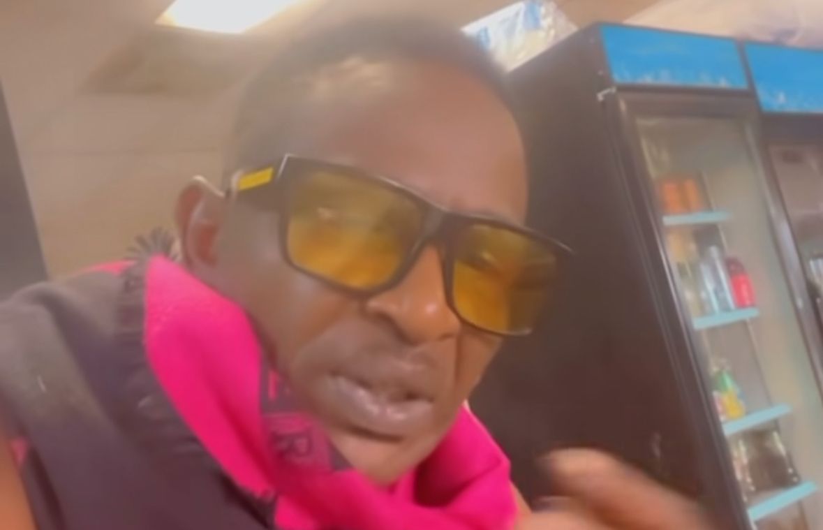 General B offers 2000 US dollar reward after documents stolen in Florida