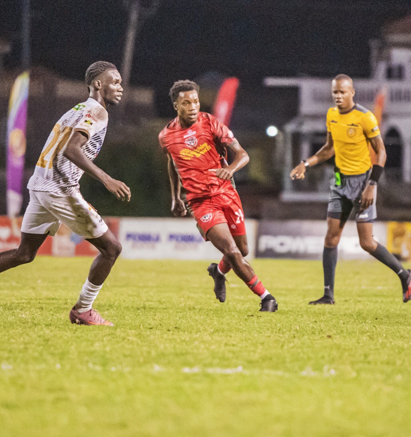 Late Jones strike fires Mobay United back to JPL summit as Spanish Town Police claim historic first win